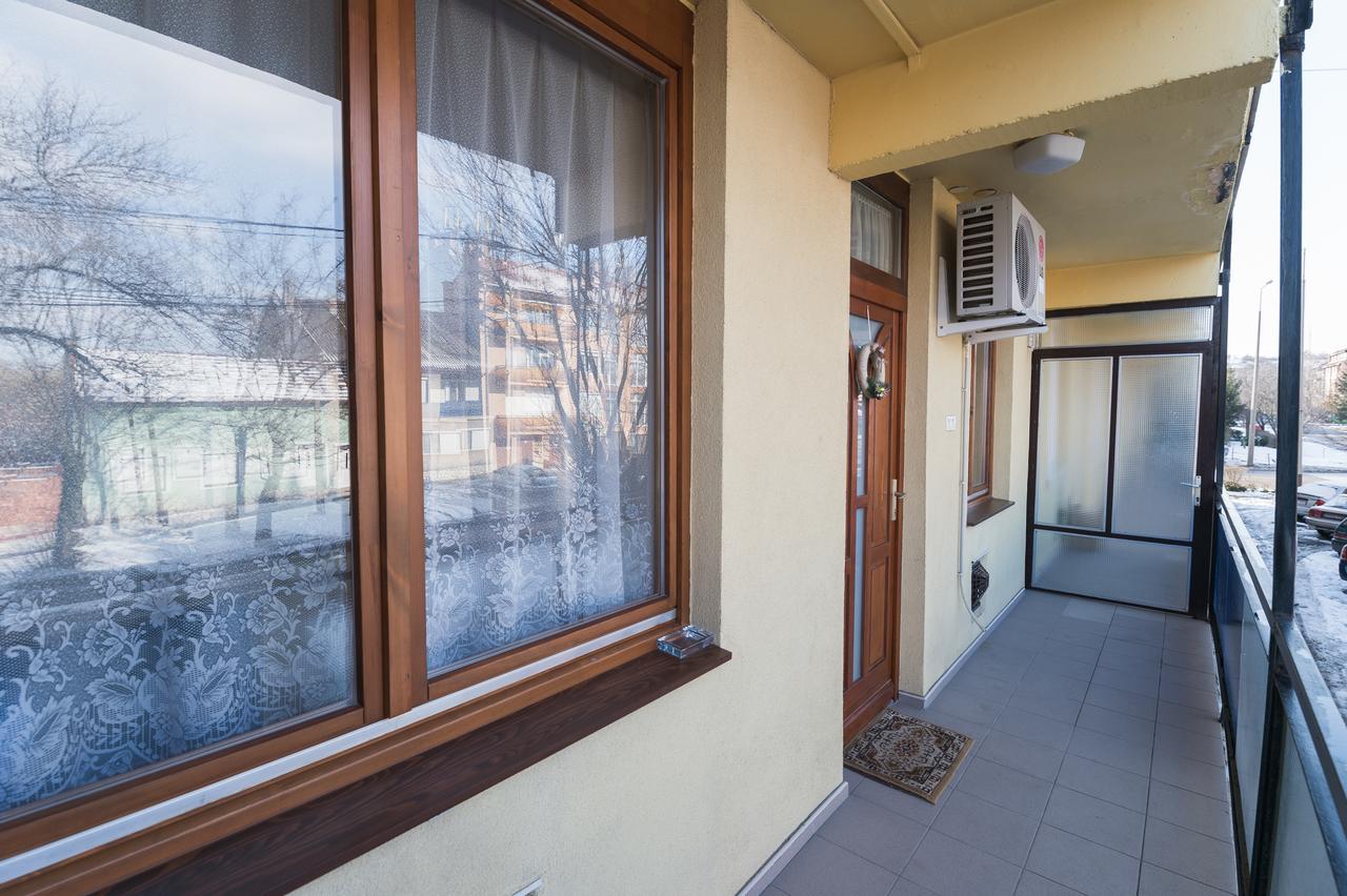 Lujzi Apartman Eger Exteriér fotografie