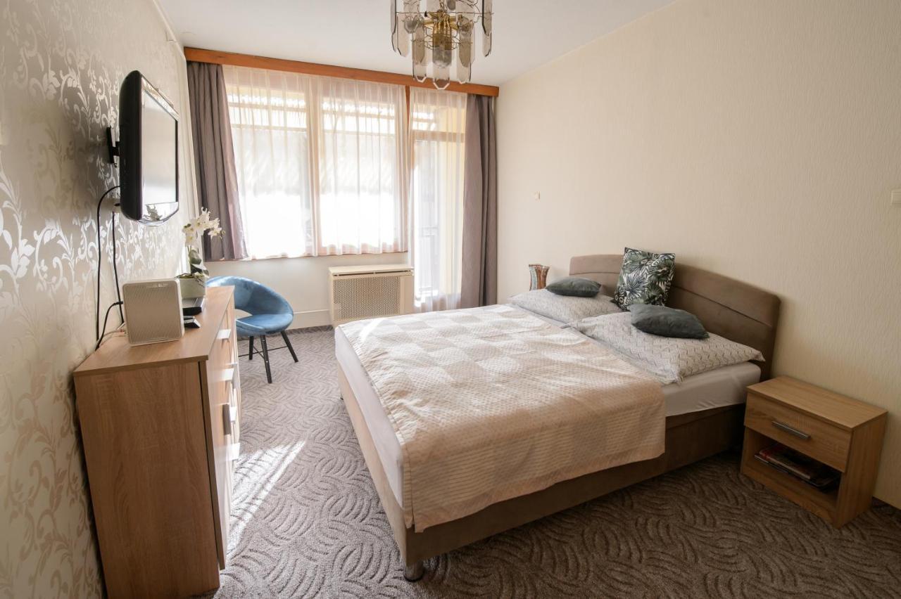 Lujzi Apartman Eger Exteriér fotografie