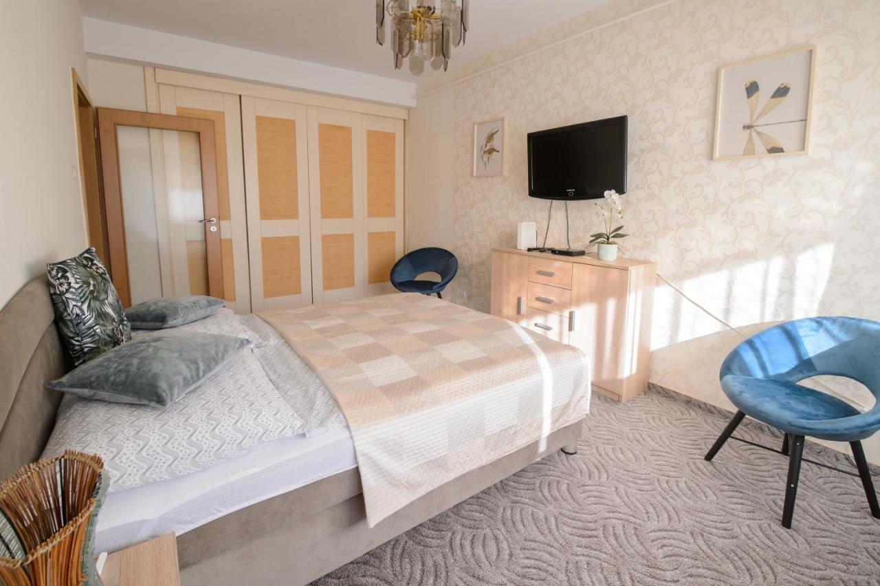 Lujzi Apartman Eger Exteriér fotografie